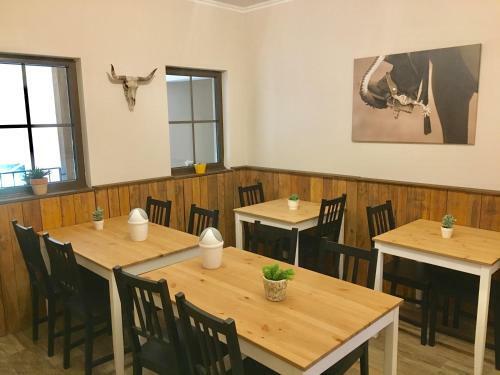Four Oaks Bed & Breakfast Hotel