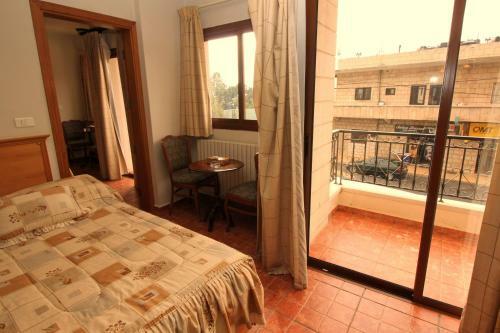 Hammana Plaza Hotel
