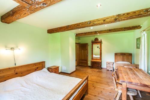 Hostal Lau?u Akmens