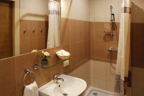 Hostal Hotel Senl??i