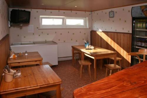Hostal Viesu Nams Un Kempings Papes ?akstes