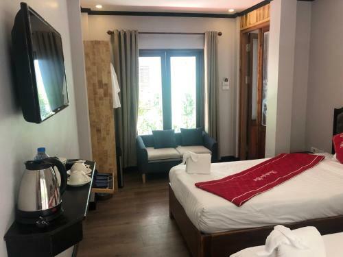 Hostal Oudomsouk City Center