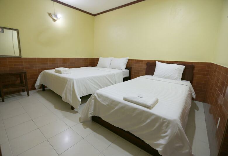 Hostal Intouch Guest House