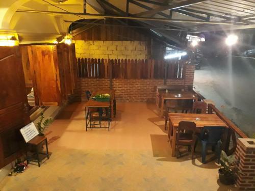 Hostal Thip Phavan Guesthouse