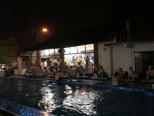 Nana Backpackers Hostel