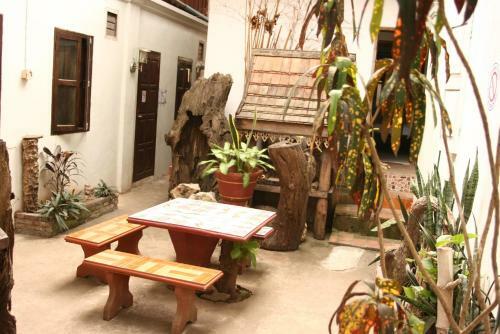 Hostal Mano Temple House