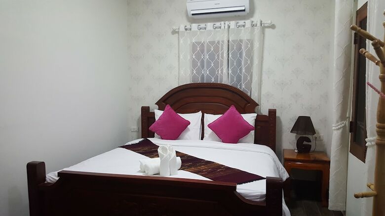 Hotel Ananta Villa