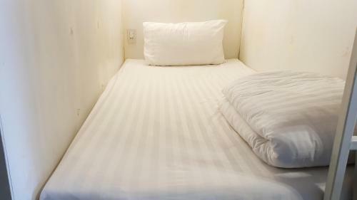 Green Box Capsule Hostel & Hotel