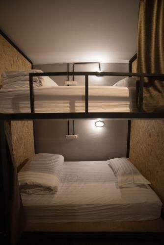 My Box Hostel & Cafe