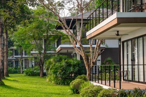 Hotel The River Resort