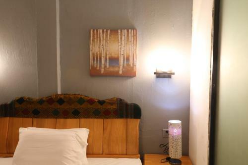 1m Hotel