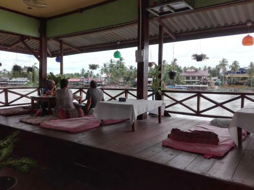 Hostal River Garden Guesthouse