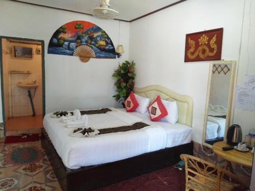 Houayxai Riverside Hotel (phonevichit Guesthouse)