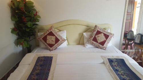 Houayxai Riverside Hotel (phonevichit Guesthouse)