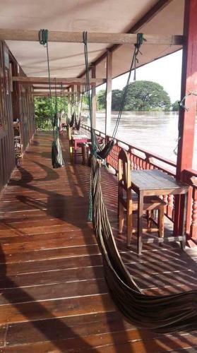 Hostal Riverside Bungalow