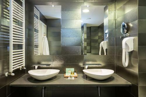 Emerald Hotel