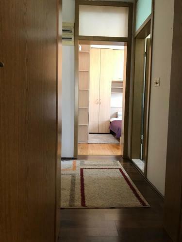 Redon's City Center Apartment