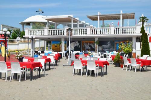 Hotel Queen Vali Palace