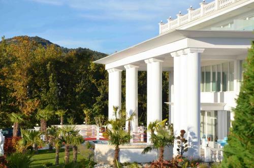 Hotel Queen Vali Palace