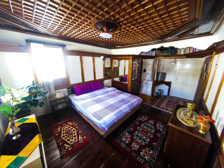 Hostal Kulla Dula Guesthouse