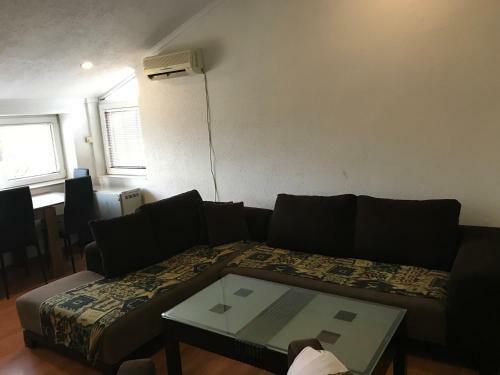Cozy & Spacious Central Apartment