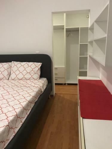 Cozy & Spacious Central Apartment