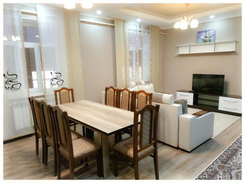 Hostal Twinhouse Karakol