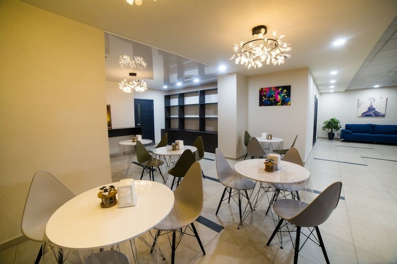 Hotel L`mira