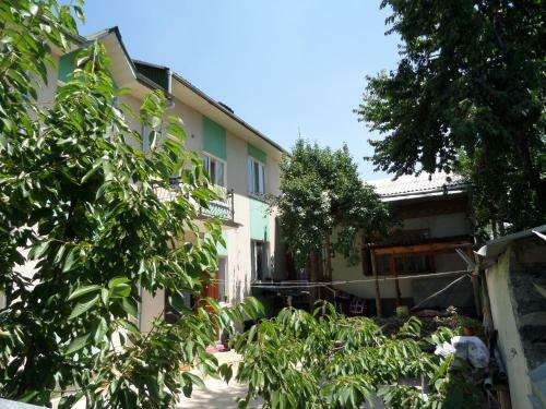 Hostal Freshosh Guest House