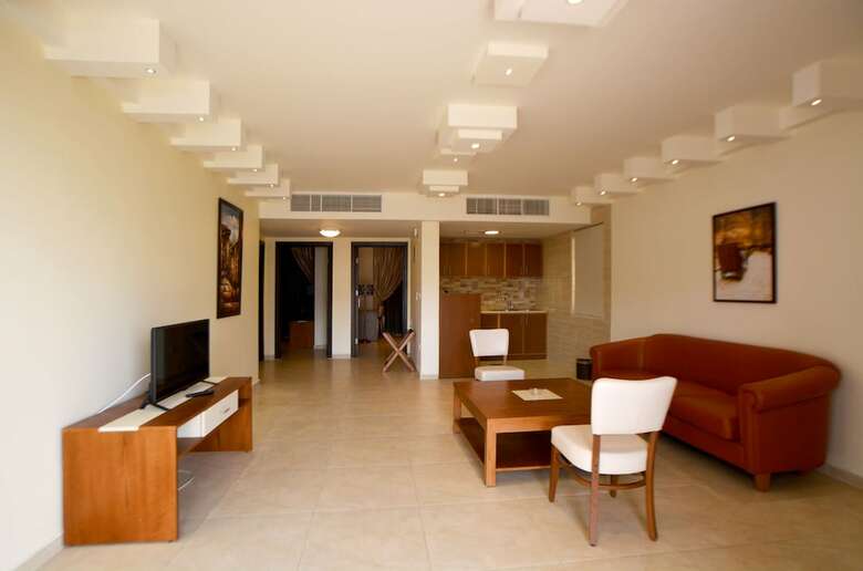 Public Security Hotel & Chalets