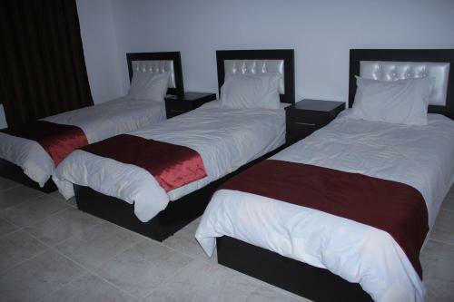 Weekend Hotel