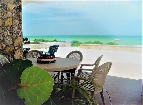 Hostal Casa Lago Dominguez On The Beach