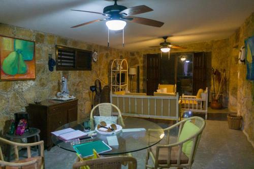 Hostal Casa Lago Dominguez On The Beach