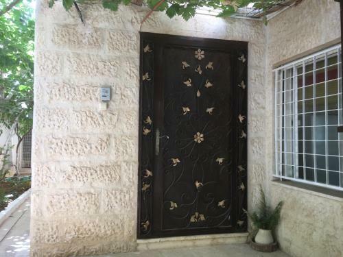 Dabouq Luxury Spacious Fully Furnished Apartment