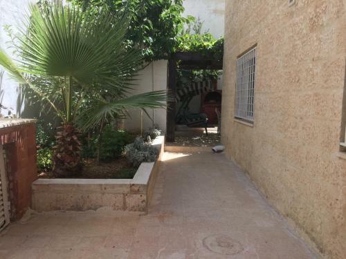 Dabouq Luxury Spacious Fully Furnished Apartment