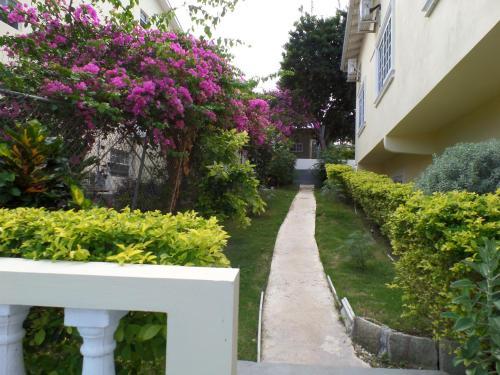 The Royal Kensington Villa 4