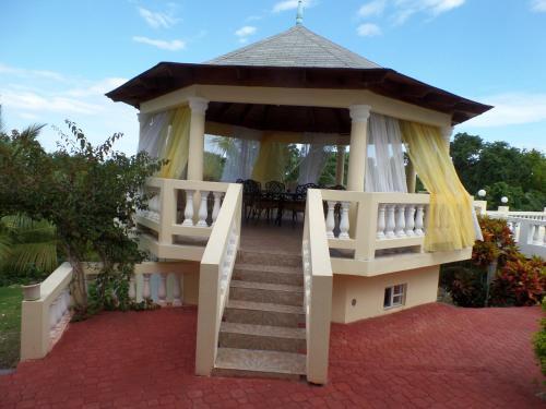 The Royal Kensington Villa 4