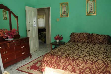Hostal Orchard View