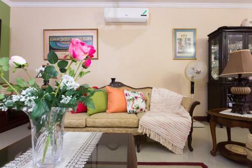 New Kingston Guest Apartment At Inglaterra I