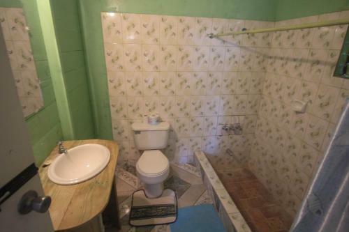 Sunshine Cottage@ Jah B's Beach Road Negril