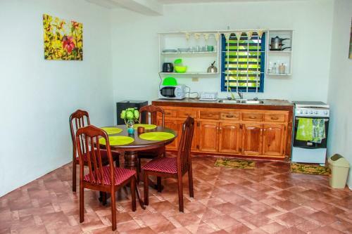 Sunshine Lodge: Your Home Away From Home