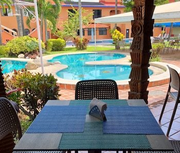 Parador De Manolos Hotel