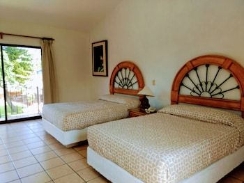 Parador De Manolos Hotel