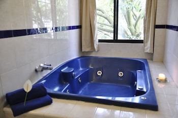Parador De Manolos Hotel