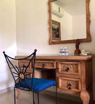 Parador De Manolos Hotel