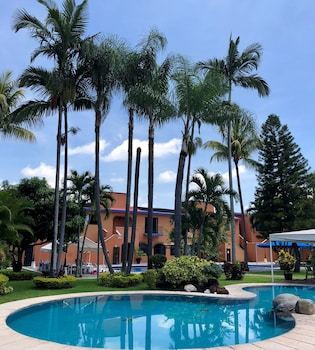 Parador De Manolos Hotel