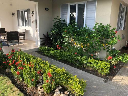 Sea Breeze Villa @ Coolshade