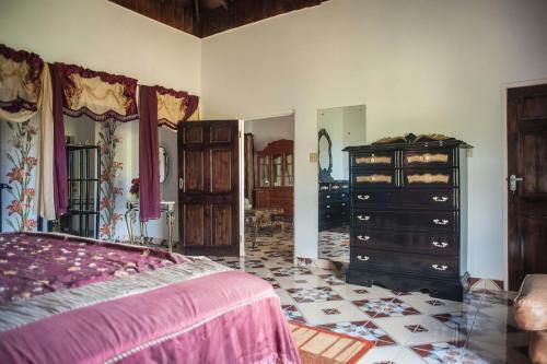 Hostal Queen Elizabeth House