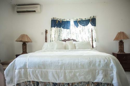 Hostal Queen Elizabeth House