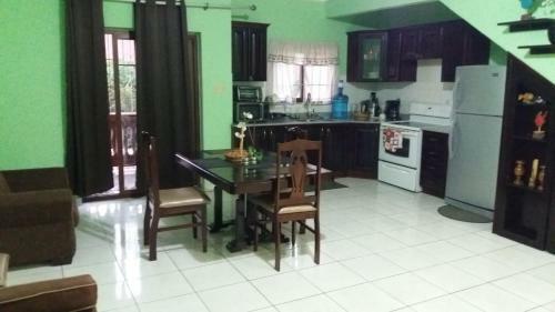 Apartamento Kingston 10 Central Rest Spot